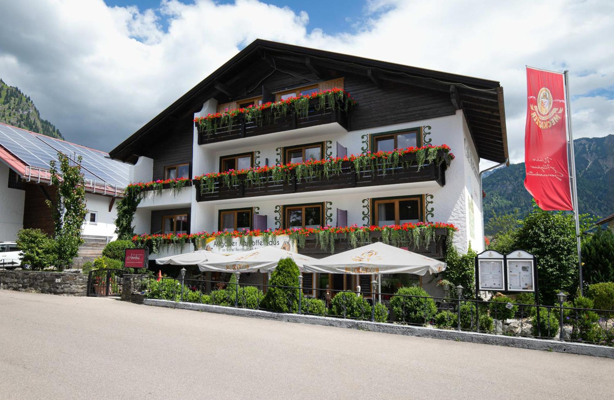 Hotel Restaurant Amadeus - Inclusive Skipass Und Vieles Mehr 힌델랑 외부 사진